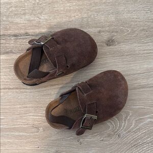 Birkenstock-inspired Kids Brown Suede Slippers